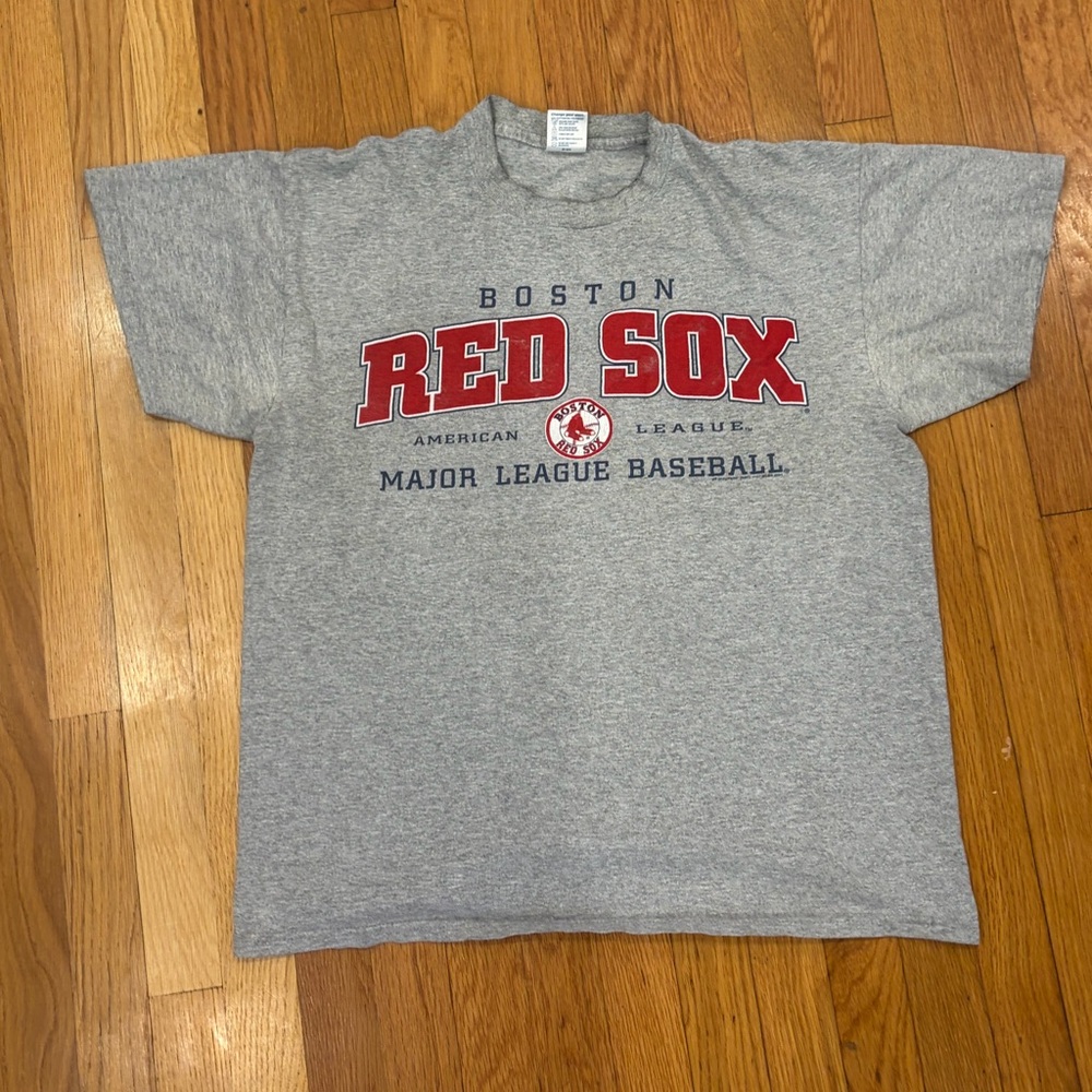 MLB Boston Red Sox Gray and Red Short Sleeve Tee